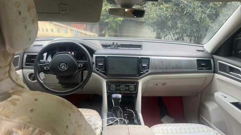 成都22年大众途昂4