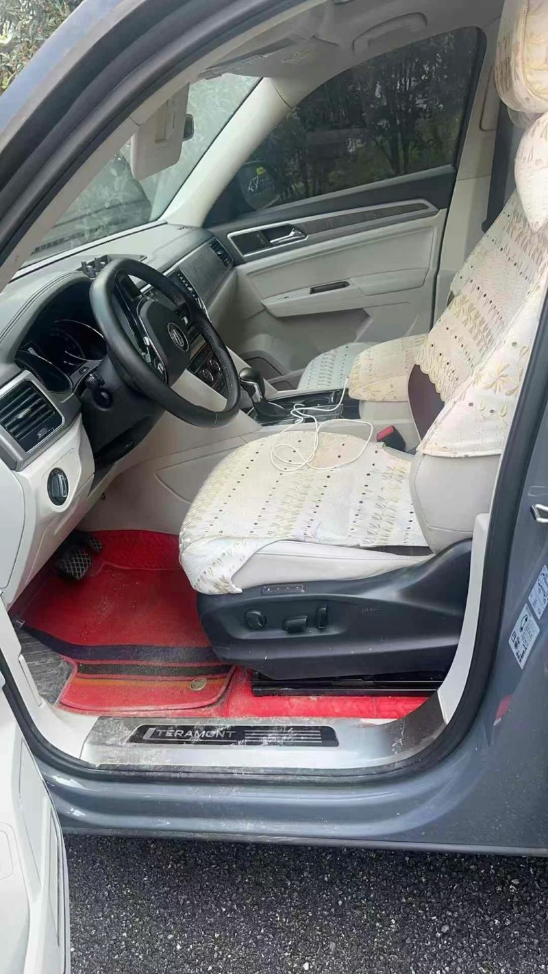 成都22年大众途昂5