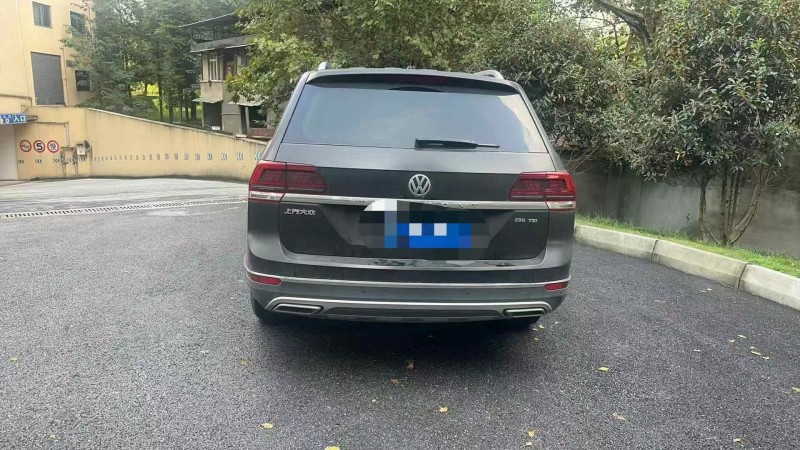 成都22年大众途昂8