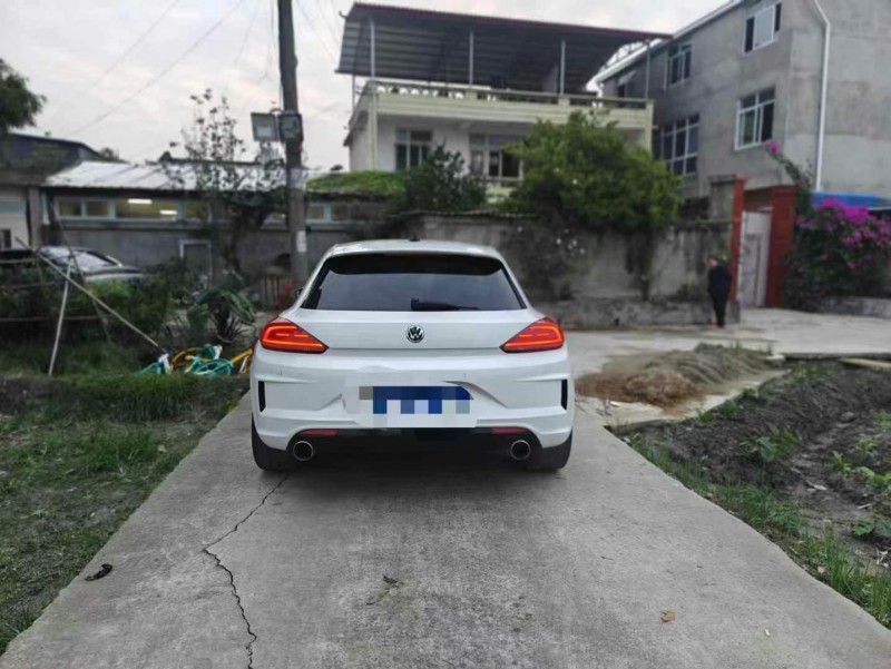 成都16年大众尚酷7