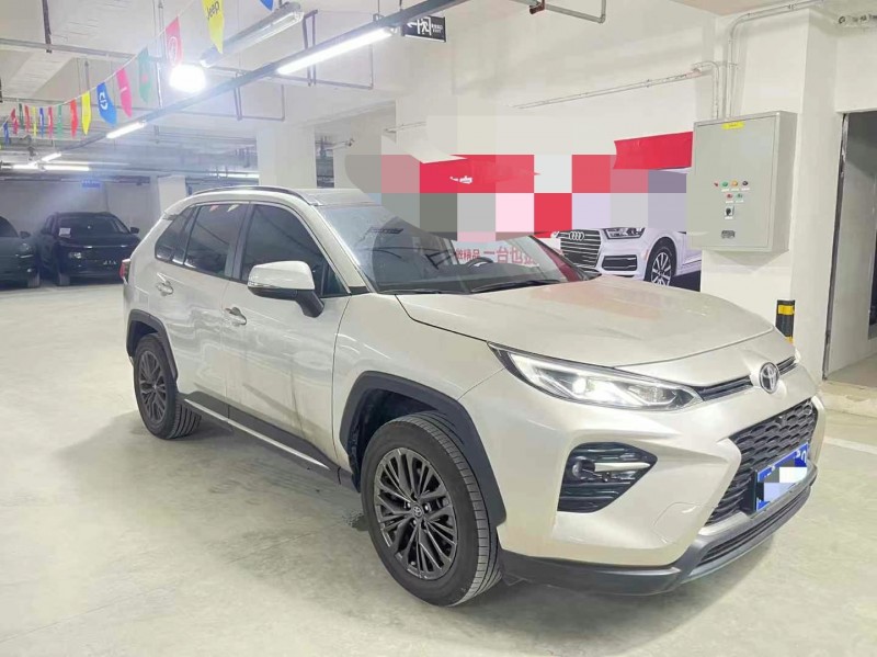 成都23年丰田威兰达3