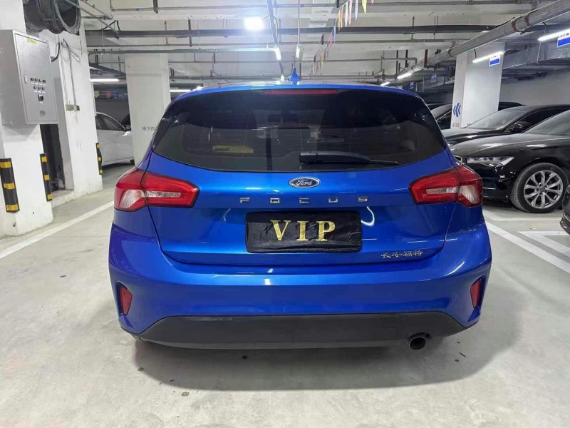 成都19年福特福克斯5