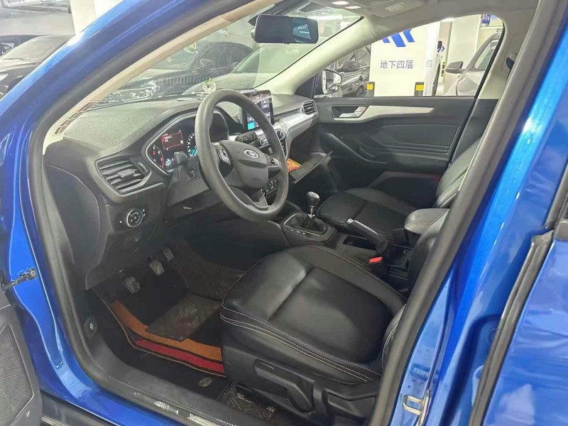 成都19年福特福克斯7