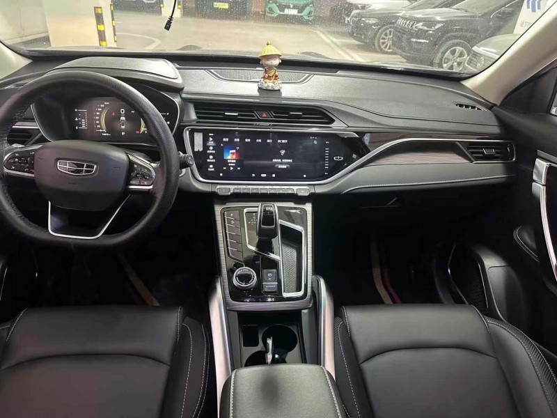 成都21年吉利博越4