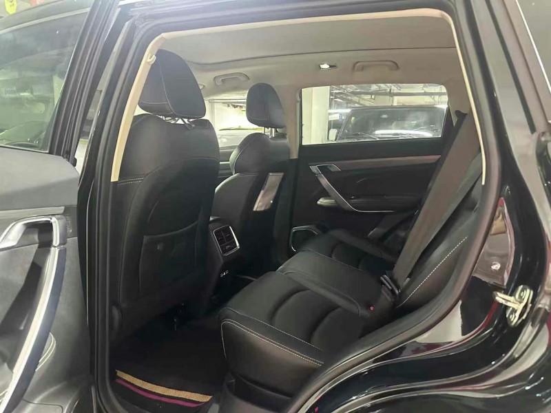 成都21年吉利博越7