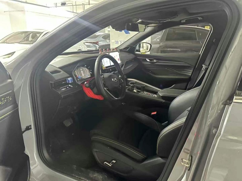 成都24年吉利星瑞3