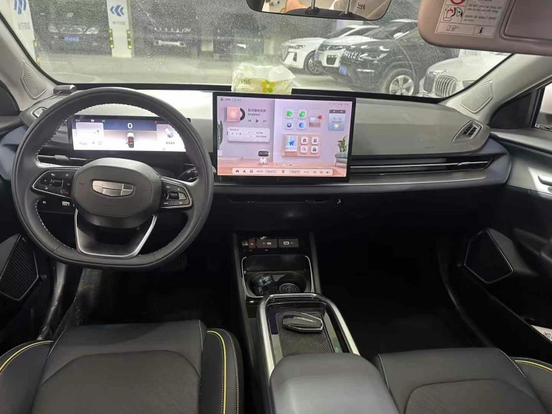 成都24年吉利几何7