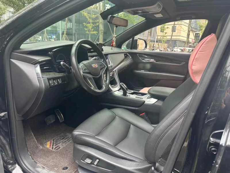 成都19年凯迪拉克XT53