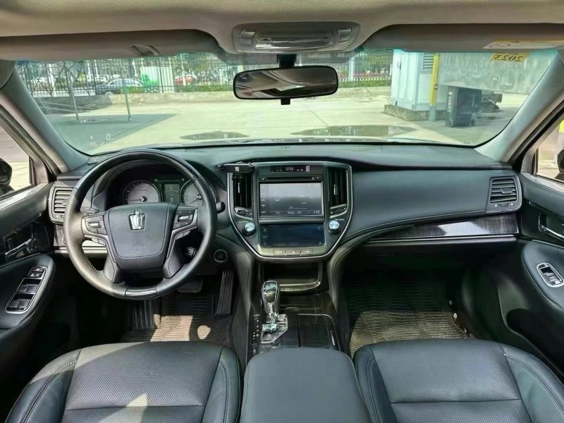 武汉17年丰田皇冠7