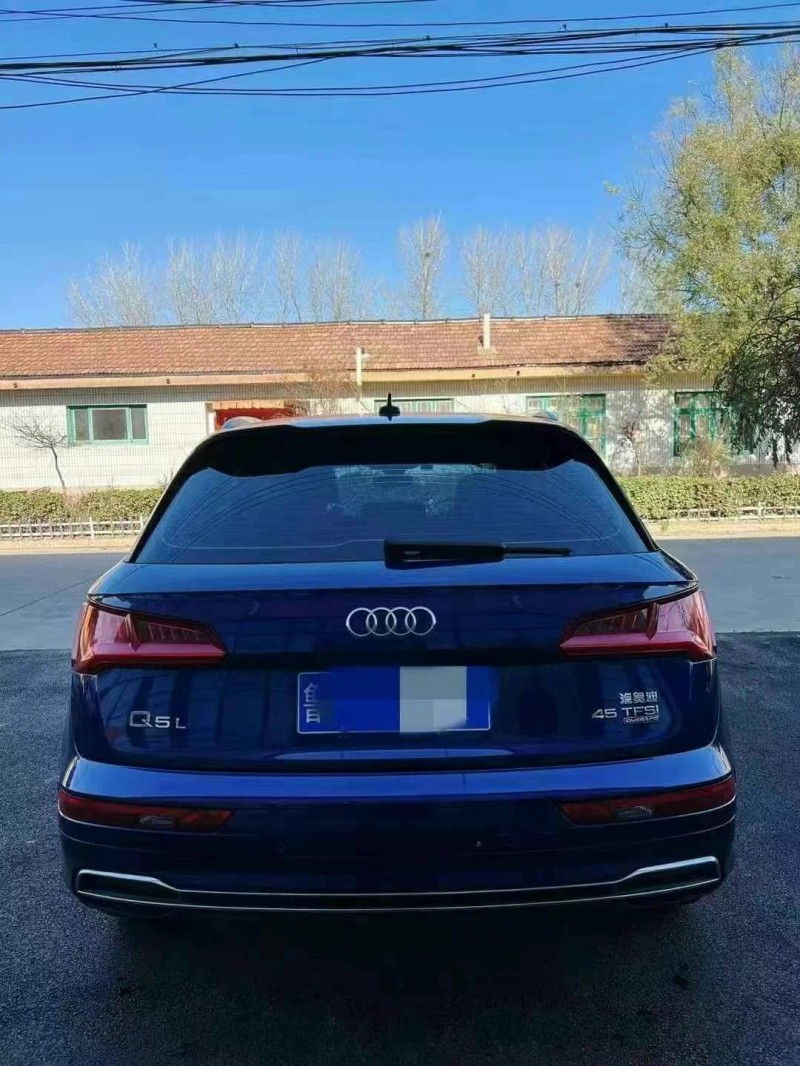 济宁19年奥迪Q53