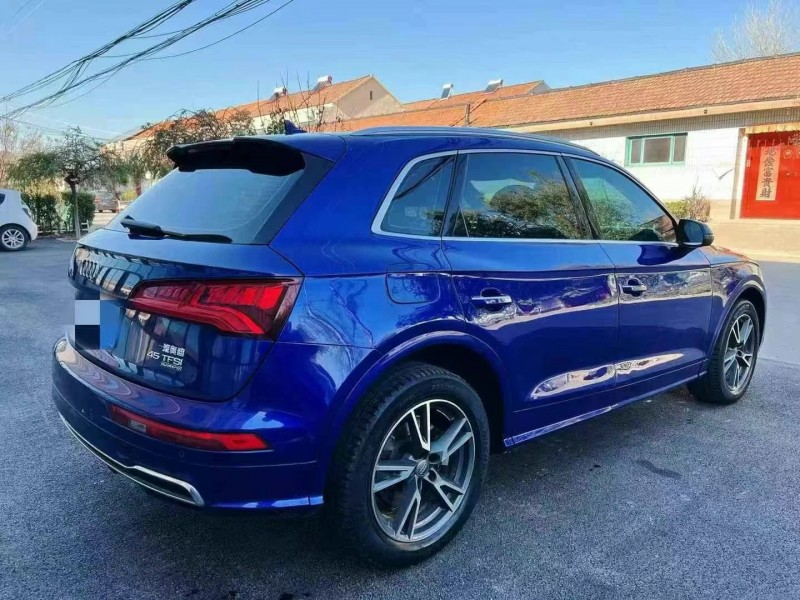 济宁19年奥迪Q513