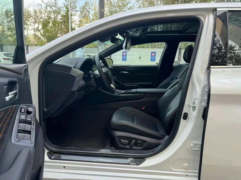 保定24年丰田亚洲龙5