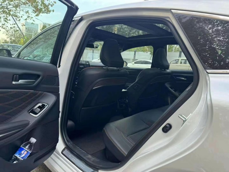 保定24年丰田亚洲龙6