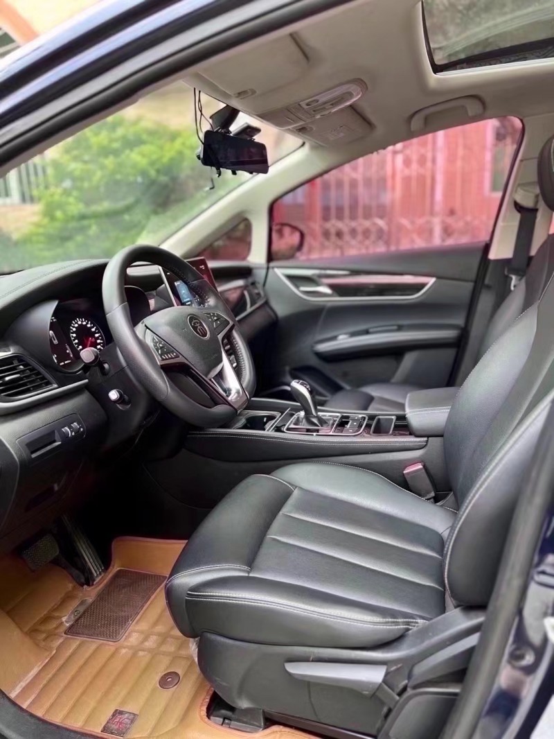 佛山19年比亚迪宋5