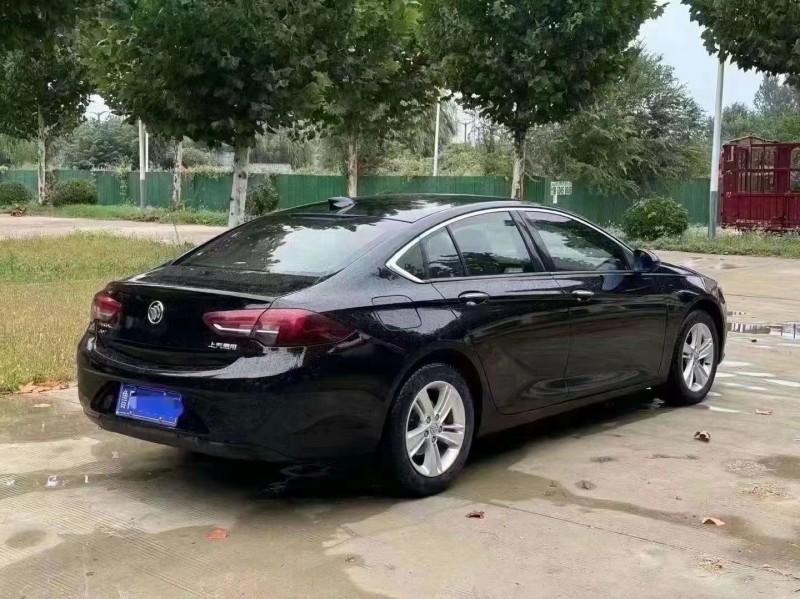 济宁18年别克君威4