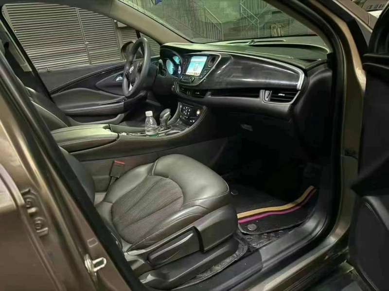 济宁17年别克昂科威5