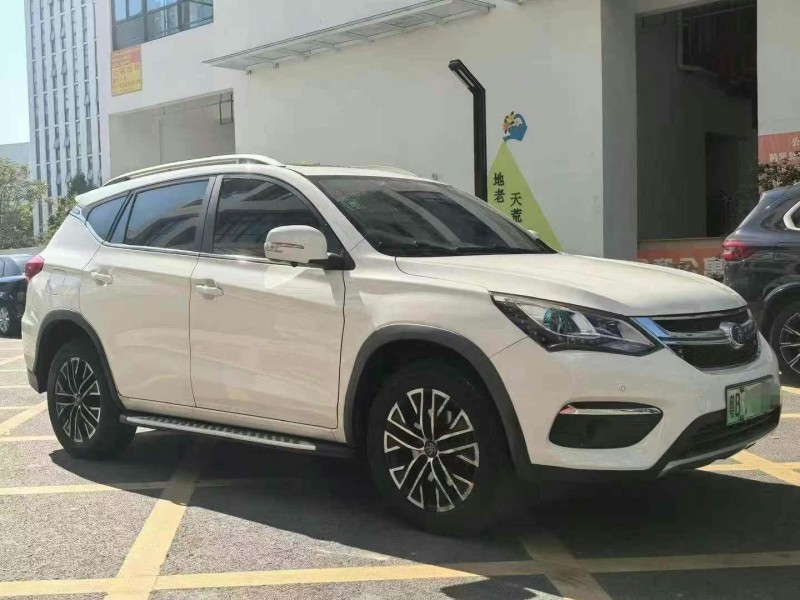 深圳18年比亚迪宋9