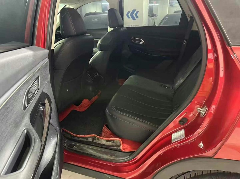 成都20年长安汽车欧尚4