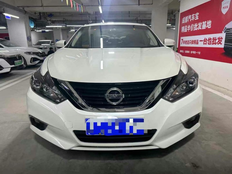 成都18年日產天籟1