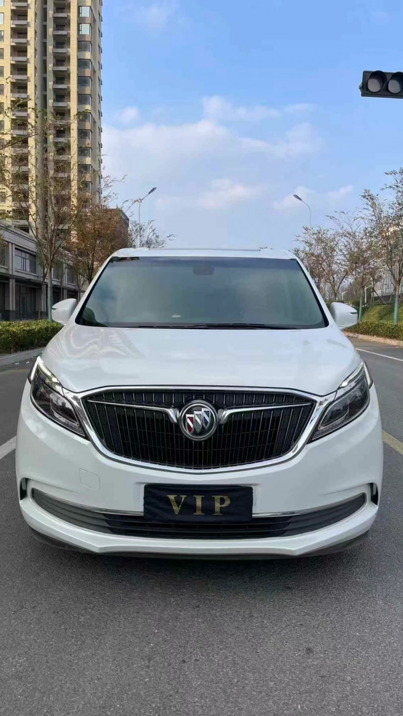 济宁17年别克GL81