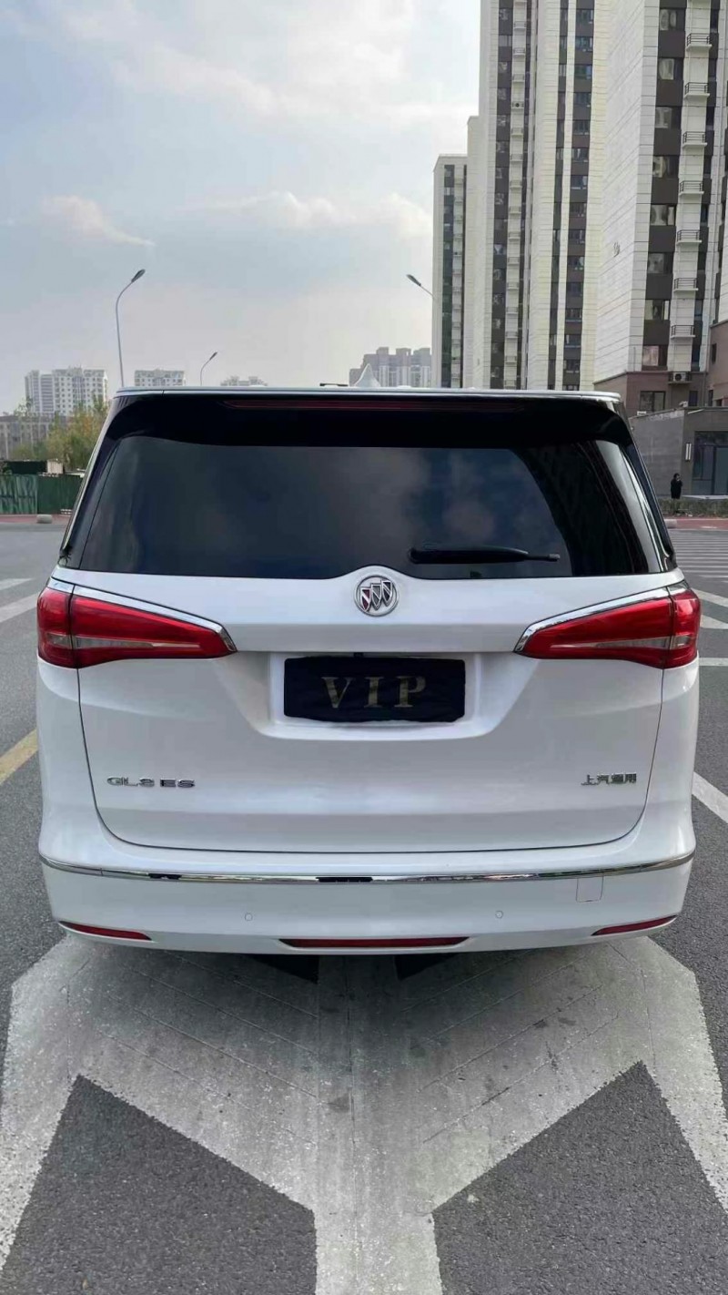 济宁17年别克GL89