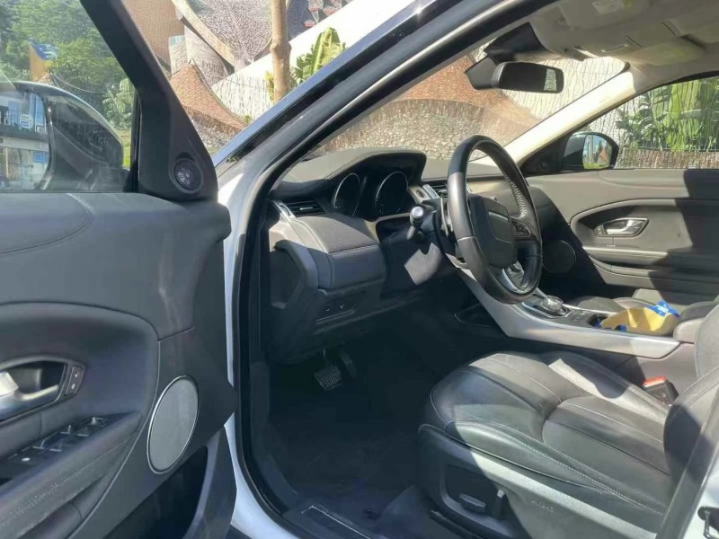 深圳16年路虎极光4