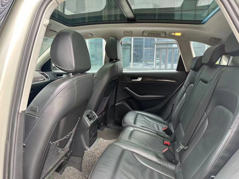 青岛14年奥迪Q55