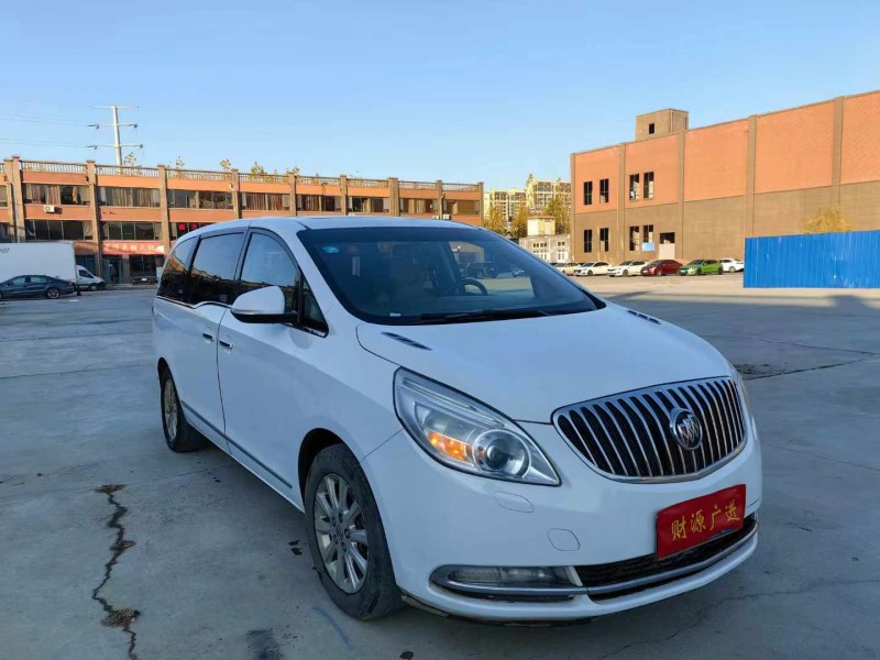 青岛11年别克GL82