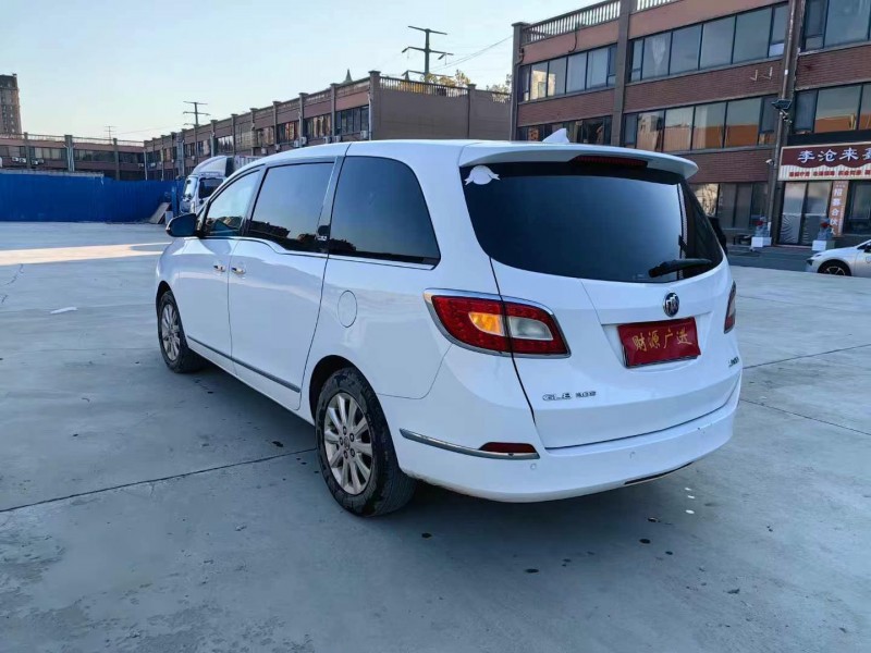 青岛11年别克GL84