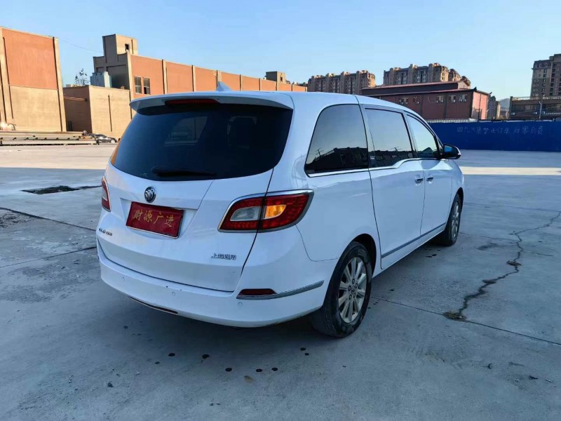 青岛11年别克GL86