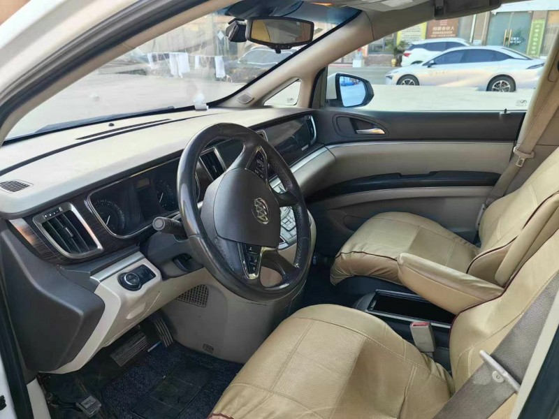 青岛11年别克GL87