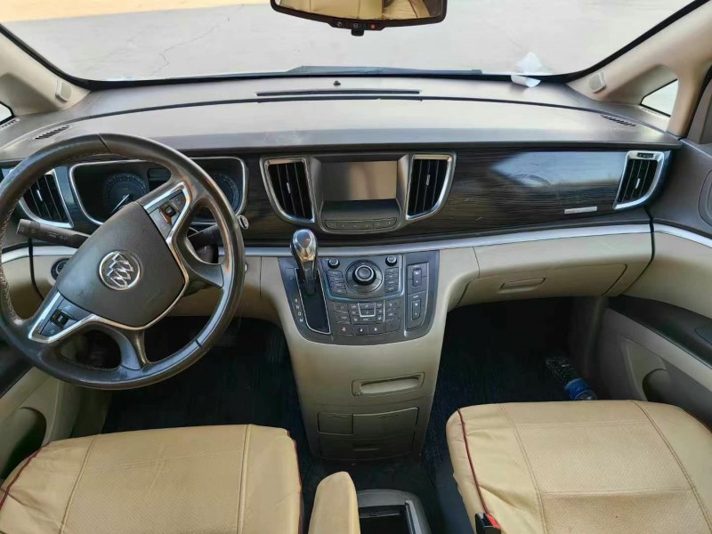 青岛11年别克GL88