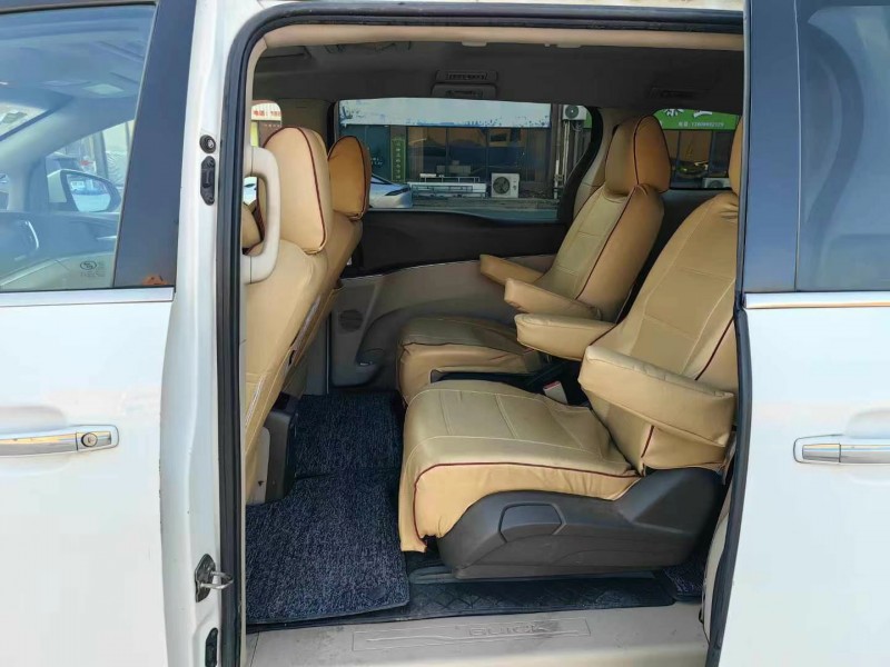 青岛11年别克GL89