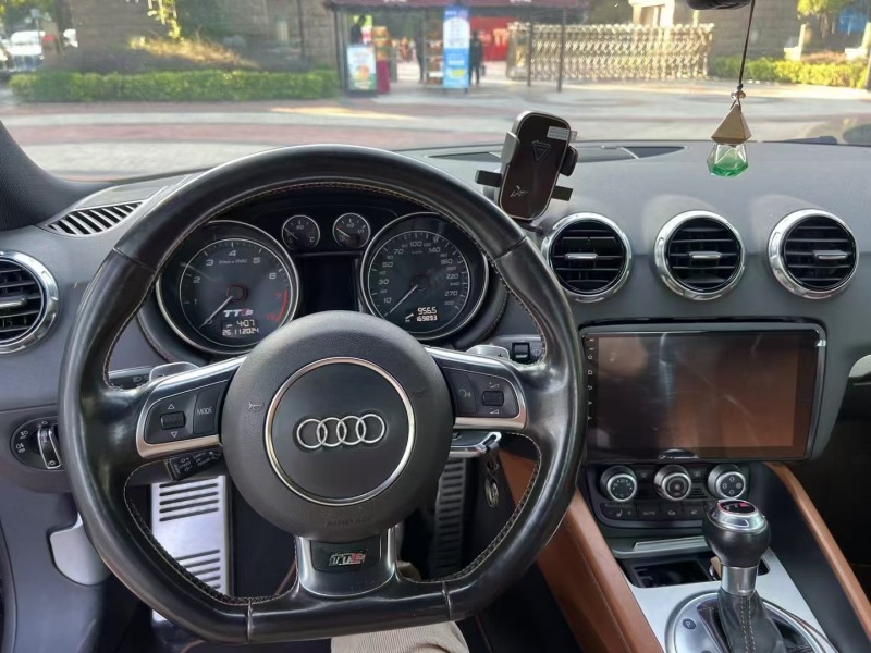 广州11年奥迪TTS5