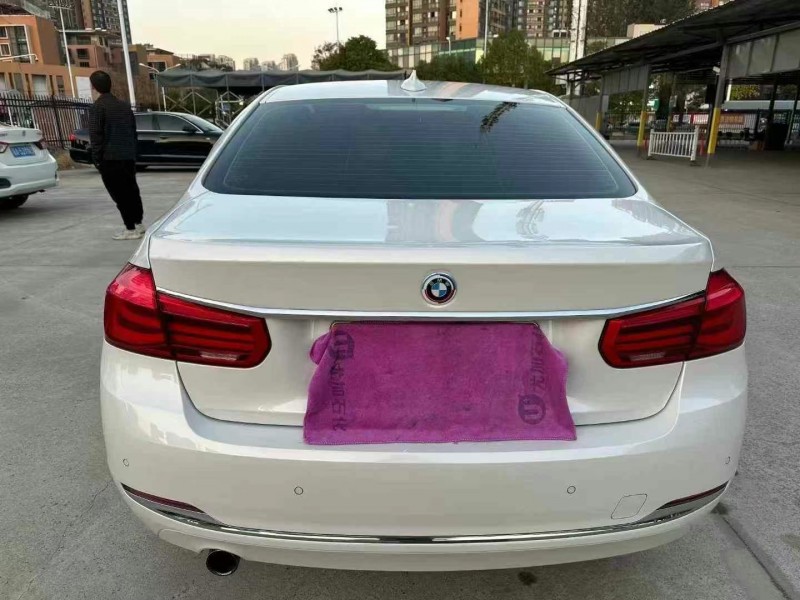 武汉16年宝马3系9