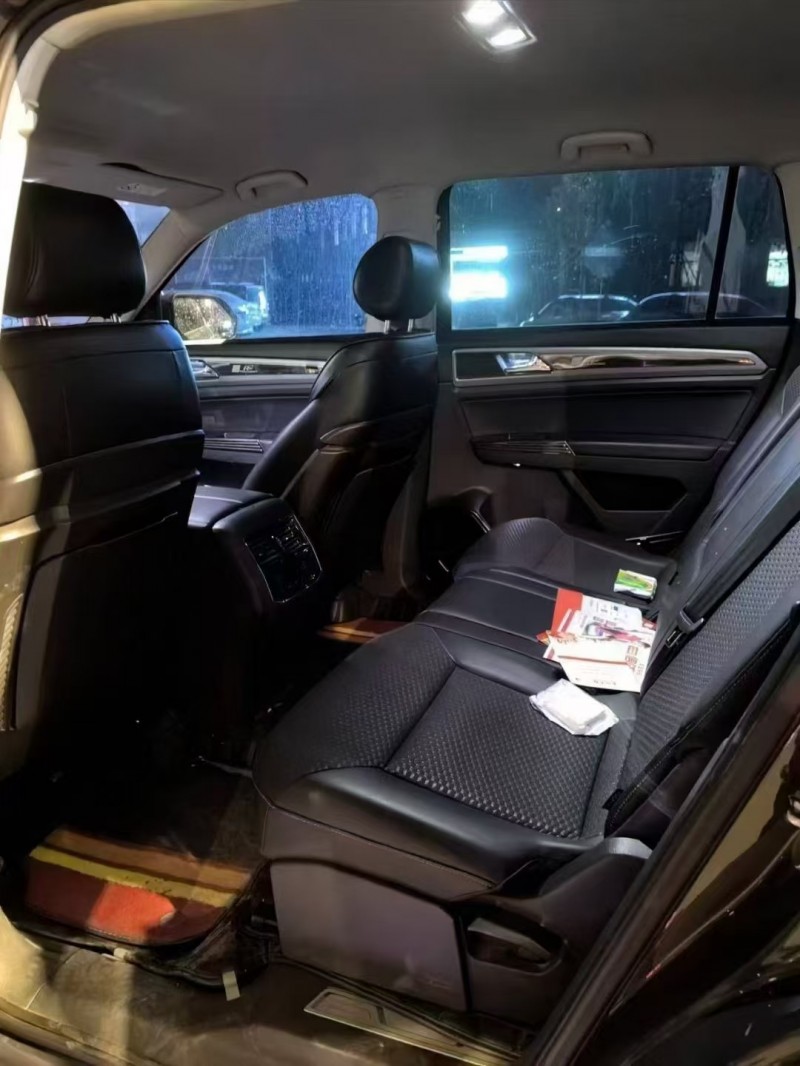 保定17年大众途昂6