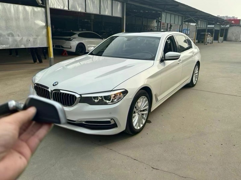 武汉20年宝马5系3