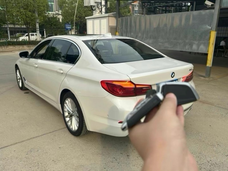 武汉20年宝马5系8