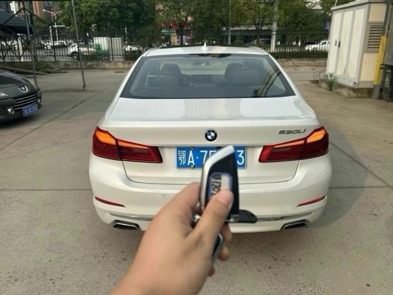 武汉20年宝马5系9