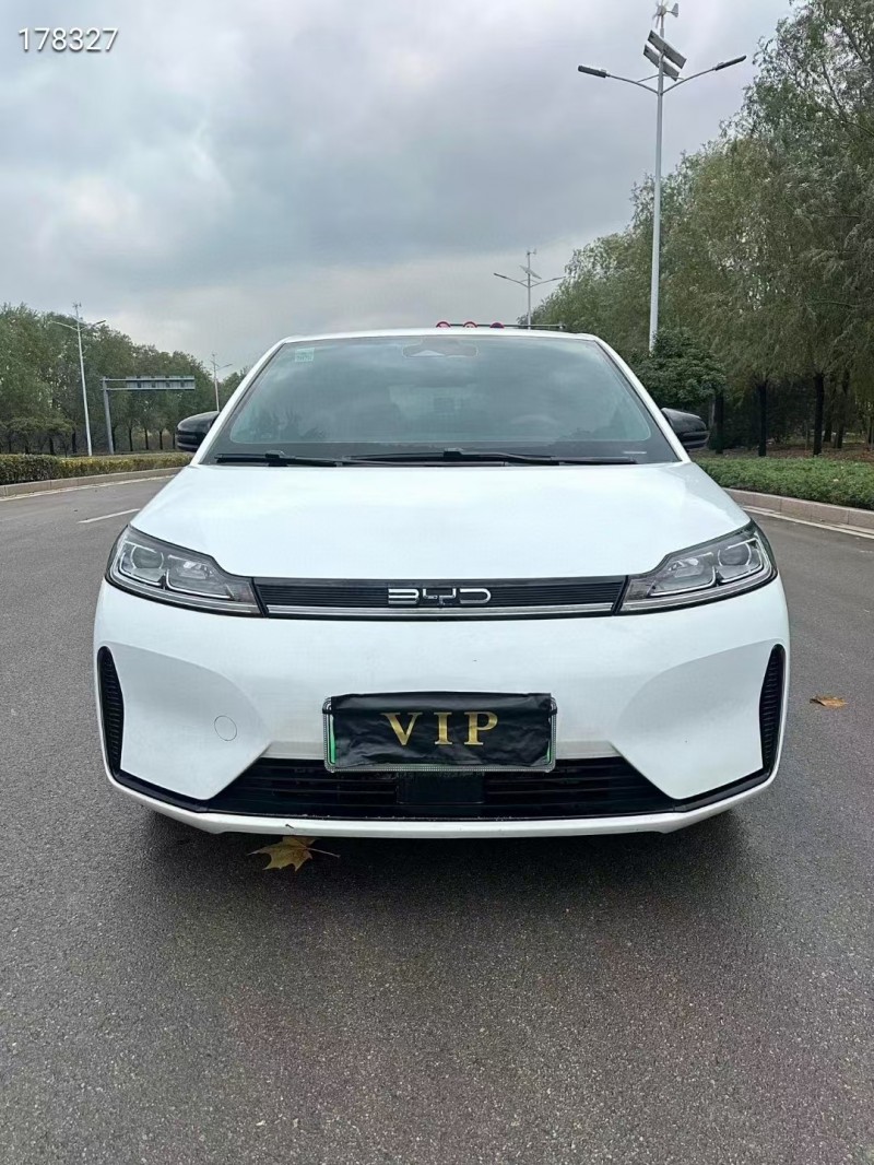 济宁24年比亚迪d11