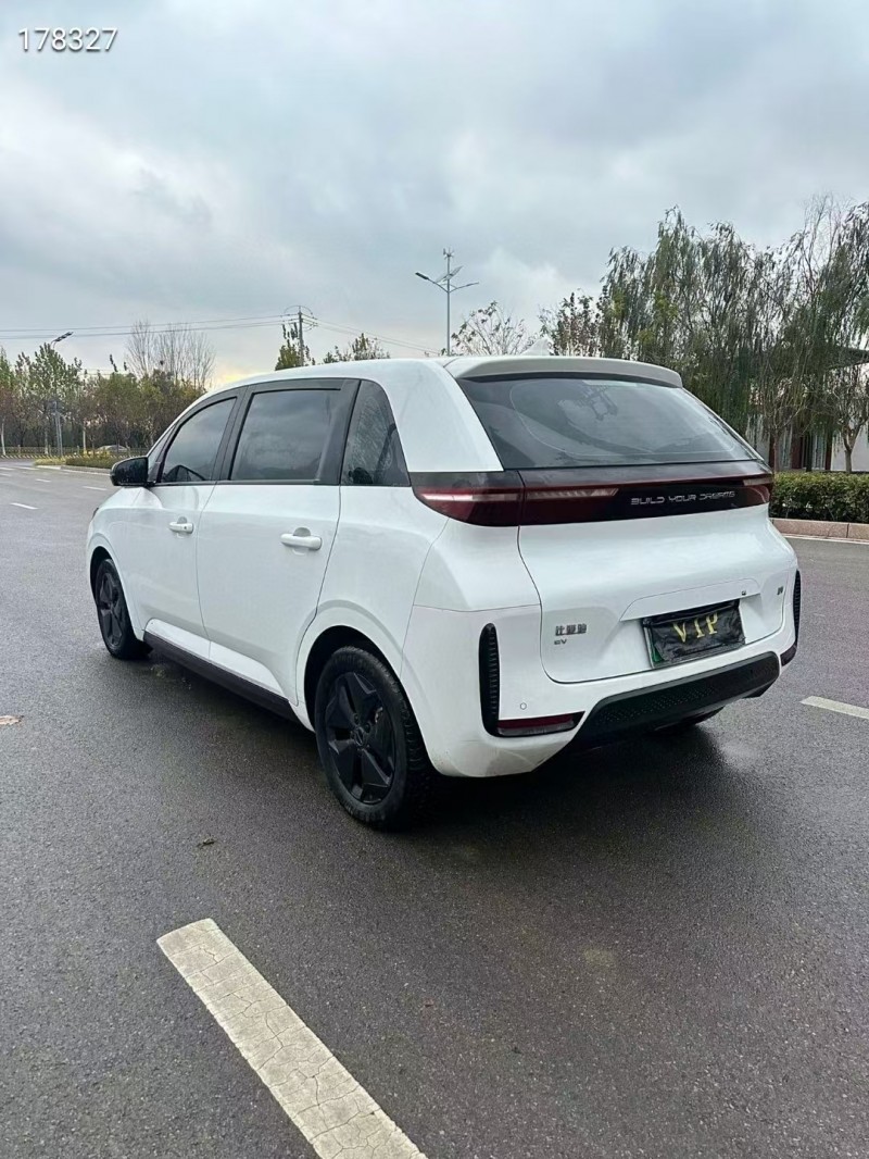 济宁24年比亚迪d17