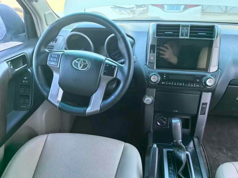 保定13年丰田普拉多6