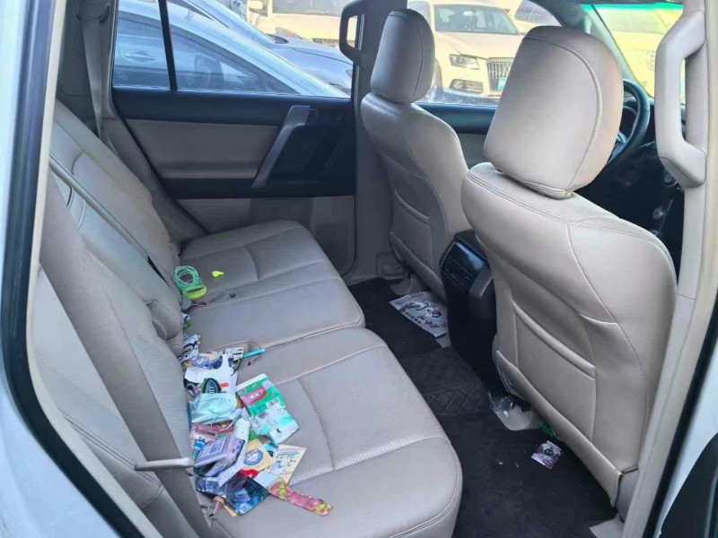 保定13年丰田普拉多8