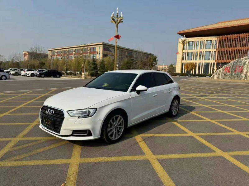 济宁20年奥迪A33
