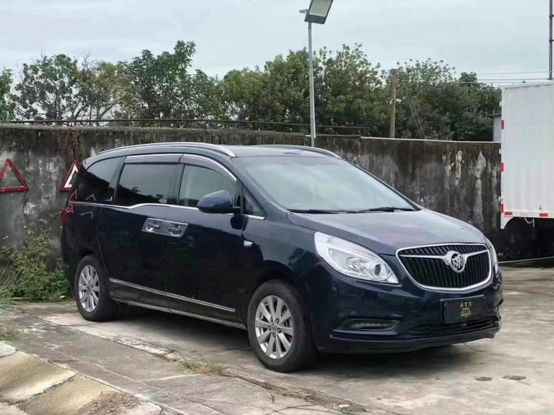 东莞17年别克GL82