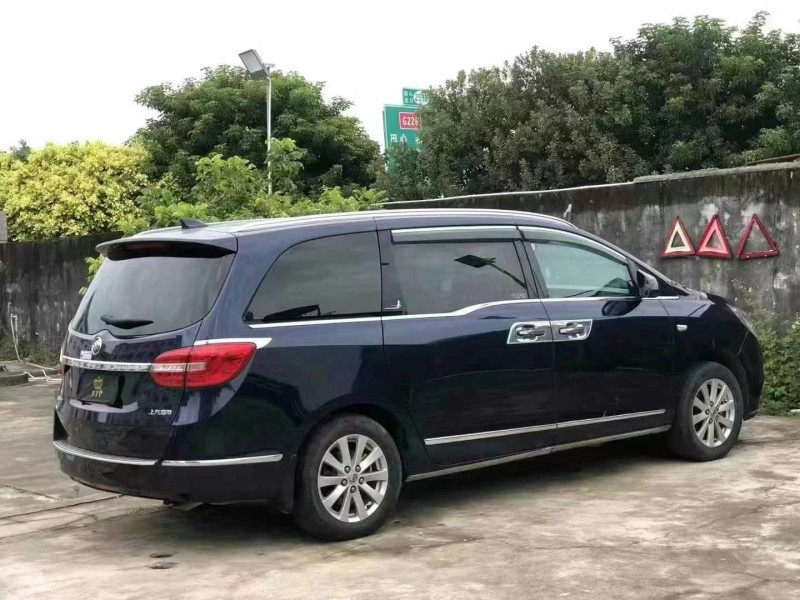 东莞17年别克GL84