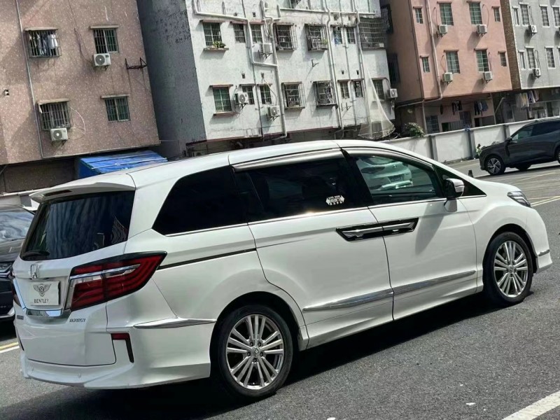 东莞17年本田艾力绅9