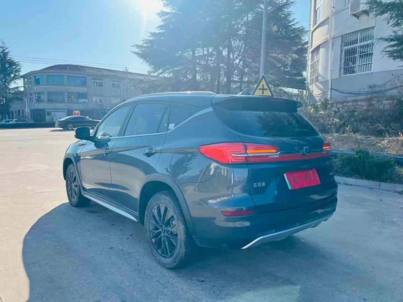 济宁18年比亚迪宋2