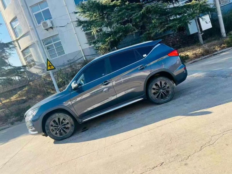 济宁18年比亚迪宋3