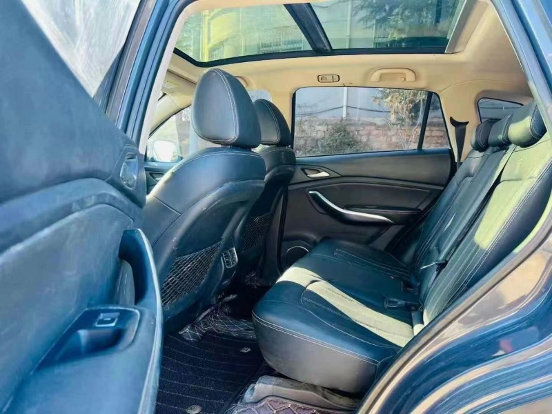 济宁18年比亚迪宋6